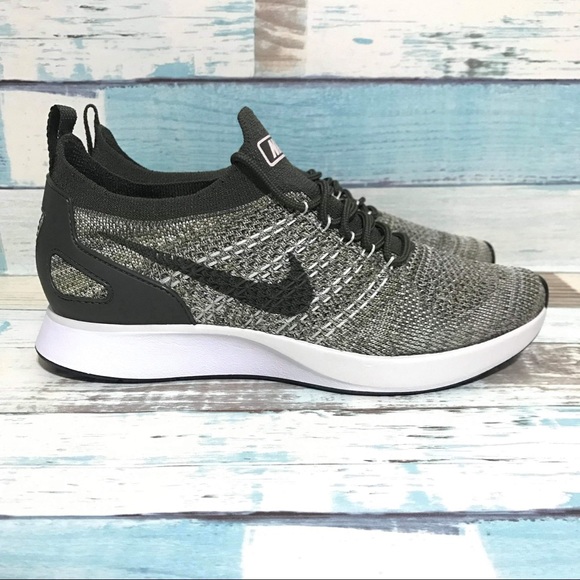 Nike Shoes - 🎉SALE🎉 Nike Air Zoom Mariah FK Flyknit Racer